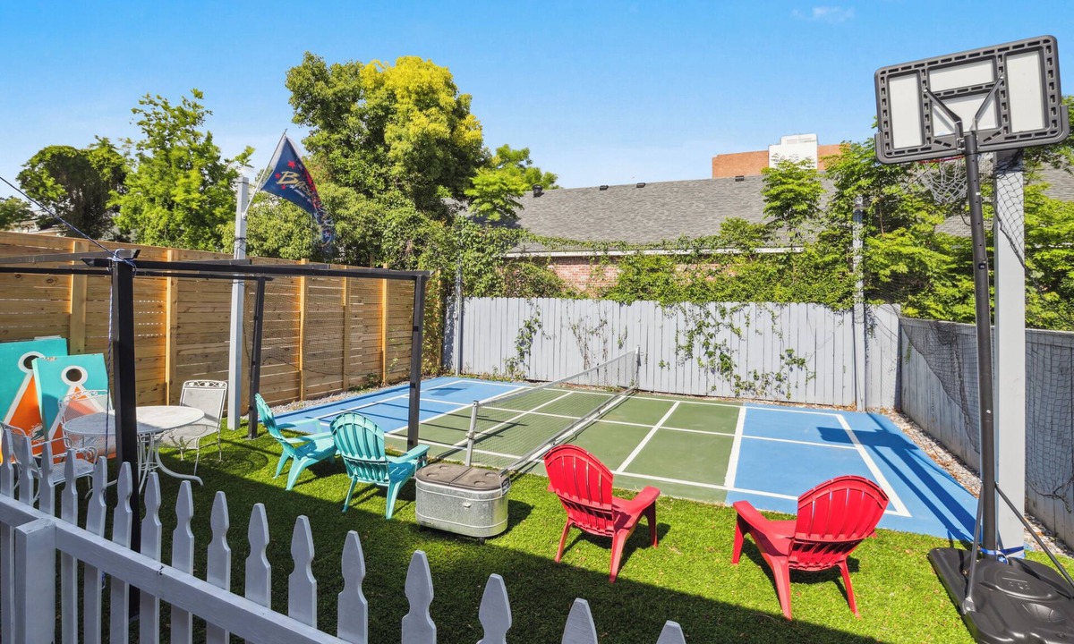 Audubon House | Uptown Pickleball Patch - Steps from Attractions!