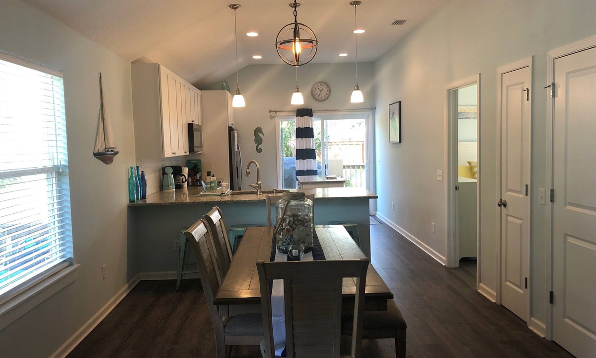 Vilano Beach House | Vilano Beach-Healing Sol-4 Kayaks-Fire Pit-Tandem Bicycle-Steps to Intracoastal!