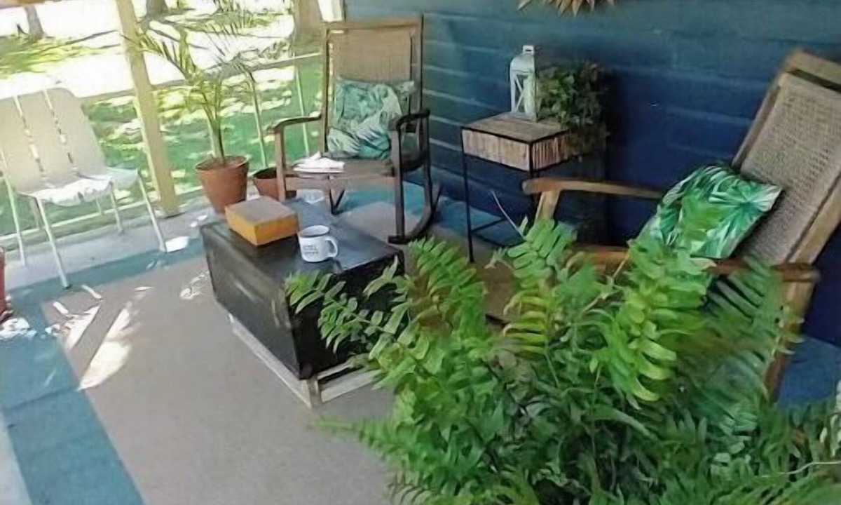 Laurel House | Vintage 1930 Art Suite Featured on HGTV