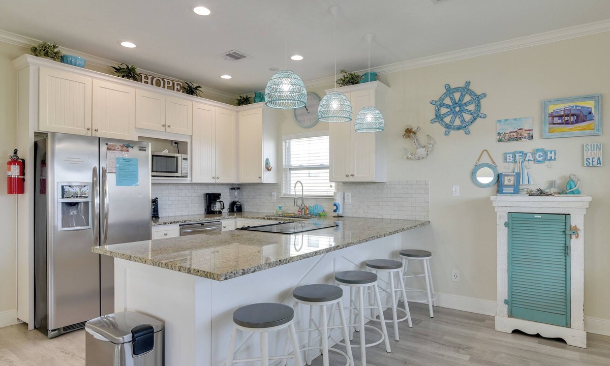 Crystal Beach Cottage | Walk to Beach: Coastal Gem in Bolivar Peninsula!