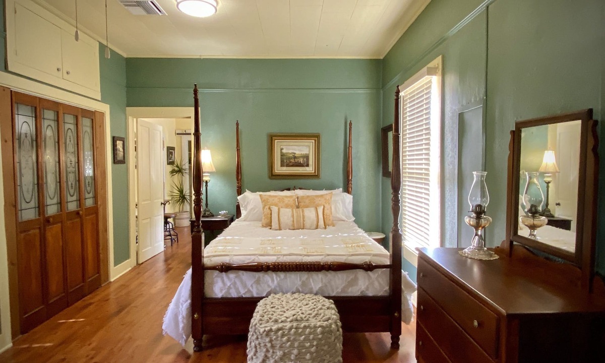 Breaux Bridge House | Walk to Downtown Breaux Bridge - Crawfish Capitol of the World