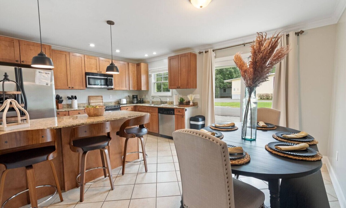 Biloxi Villa | Walk to Downtown OS | 3BR Townhouse