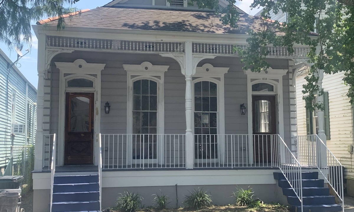 Whitney House | Walk to French Quarter Fest next month for this property.