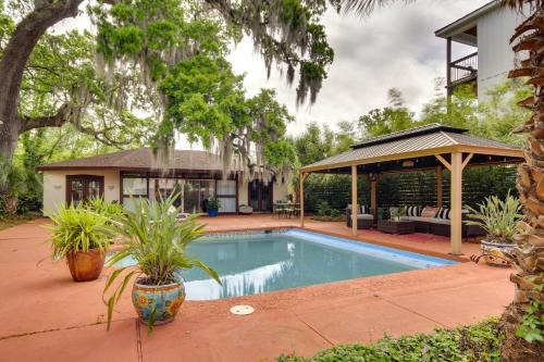 Biloxi Apartment | Walk to Ocean: Family Biloxi Haven w/Pool & Patio