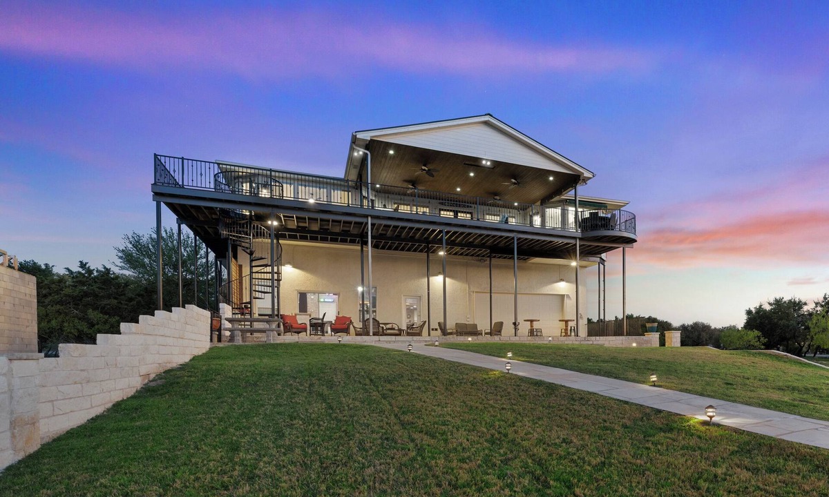 Highland Lake Estates House | Waterfront, Dock, Pickleball court,Game Cave/Bar~Pavilion~Balcony, sleeps 15