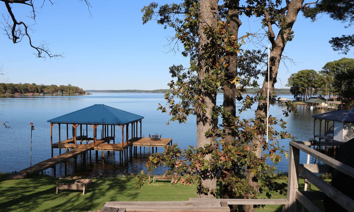 Chandler House | Waterfront Home! Relax & Enjoy the Serenity of Lake Palestine.
