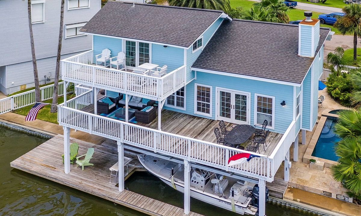 Jamaica Beach House | Waterfront Jamaica Beach 3/2.5 Bay Home with Private Pool
