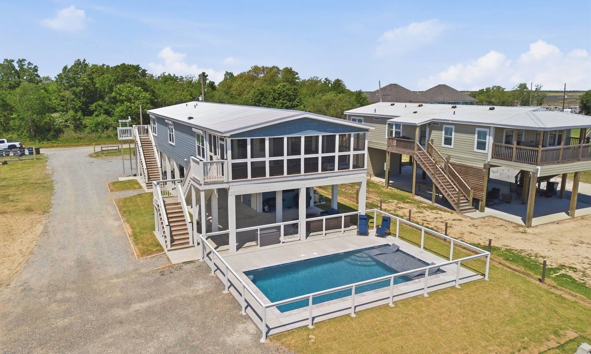 Hackberry House | Waterfront Wonderland Fishing and Pier Camp