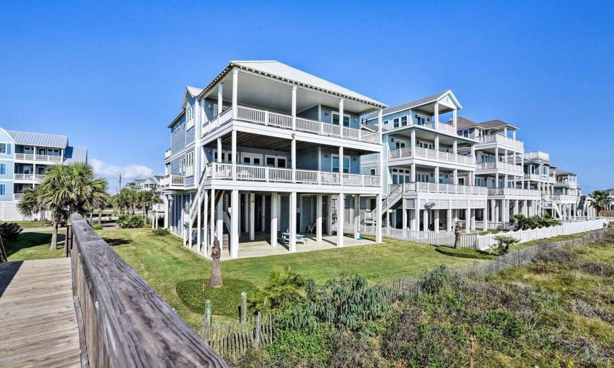 Red Fish Cove House | Waterhouse at Pointe West Residence I, Luxury on the Beach | Ocean Views for Miles | Large deck