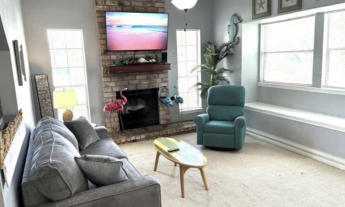 South Side House | Well-appointed home with a pool, children's items, fireplace, washer/dryer, & AC