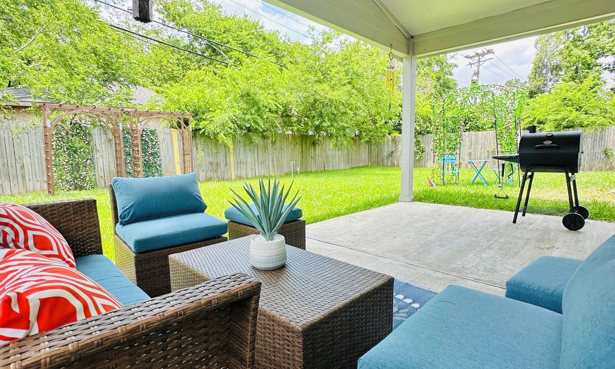 Westbury House | Westbury Getaway- PoolTable, Patio, &Grill- 4BD/3.5BA