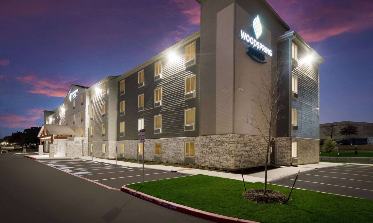 Wetmore Hotel | WoodSpring Suites San Antonio UTSA - Medical Center
