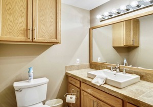 10 Conifer-Sunriver, Oregon: Hot Tub, BBQ, WiFi, SHARC Aquatics, Tubing Hill, Mt. Bachelor, Golf, Deschutes River, Tennis, Bike Paths in Sunriver