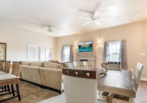 15% OFF Monthly |10% OFF Weekly- Private 4BR Condo steps from St Charles Ave