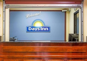 2-Star Hotel ∙ Days Inn by Wyndham Rayne
