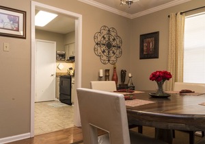 4 Bedroom 2 Bathroom Comfortable Furnished Home 10960 E fuller Pl