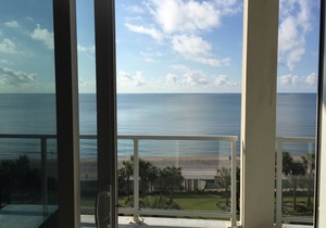 Beautiful 3 bedrooms condo with full view of the Gulf!
