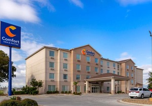 Comfort Inn & Suites Selma near Randolph AFB