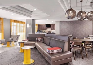 Family & Friends Getaway! 3 Spacious Units, Minutes to Gulfgate Shopping Center!