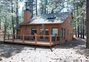 Great Location! Steps from Fort Rock Park, Walk to SHARC -passes included in Bend