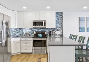 Gulf Shores #605: Sixth Floor Beachfront newly renovated 2 Bedroom 2 Bathroom Condo