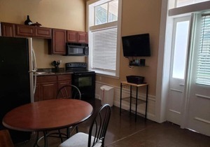 Lovely Studio Apartment in Algiers Point Sleeps 4