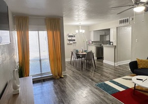 Luxury 2bd/2ba/2 min walk to AT&T stadium