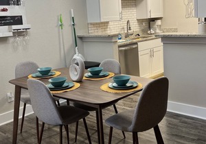 Luxury 2bd/2ba/2 min walk to AT&T stadium