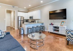 New Condo - Sleeps 6 - Downtown Lafayette! #102