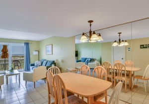 Ocean Front 2 Bedroom Condo, Gorgeous View! in Harbor Island