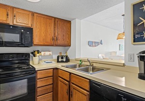 Poolside St. Augustine Condo – Walk to Beach, Sleeps 4 in St. Augustine