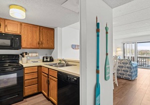Poolside St. Augustine Condo – Walk to Beach, Sleeps 4 in St. Augustine