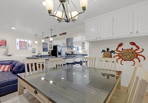 Southern Comfort | Tranquil Beachside Townhouse Private Heated Pool 1 Min Walk to Beach