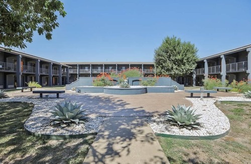 St. Johns Apartment | [05] ATX Studio: 1 Queen, Dog Park, Laundry Access
