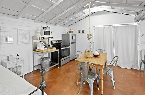 Fredericksburg Cottage | 08 miles to Marktplatz - Walking distane to Downtown - Cozy Getaway