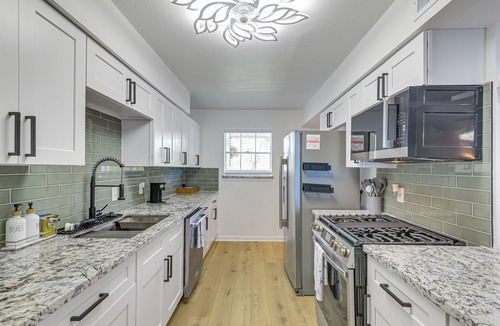 La Porte House | 1/2 Mi to Sylvan Beach Park! Chic Townhome w/Yard