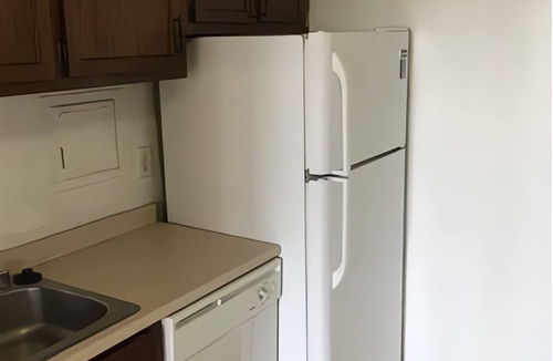 Adelphi Condo | 1-Bed Tranquil Penthouse w/Pool, Gym, and Reserved Parking