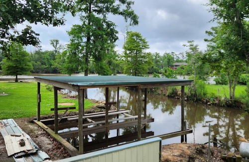 Lake Charles House | 1-bedroom mobile home just 18 minutes drive to Golden Nugget