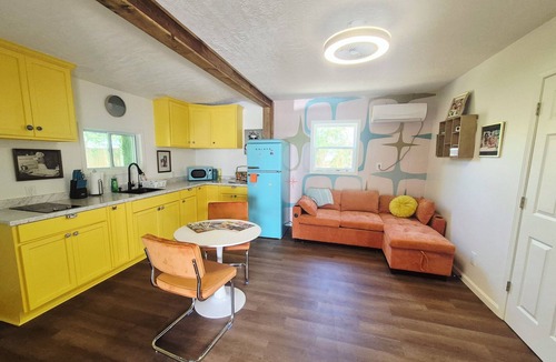 Westlake House | 1-bedroom Retro Retreat, detached apartment, with all the vintage vibes.