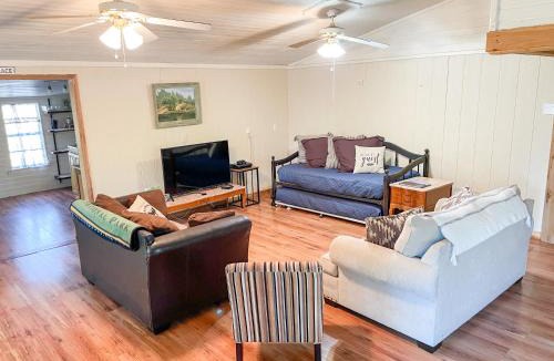 Hico House | 1 Hico Glamping Farm Animals Campfire near Glen Rose by Vacation Your Way