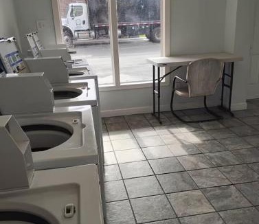Baton Rouge Apartment | 1 King Bed 1 Bath Apt with Full Kitchen 105