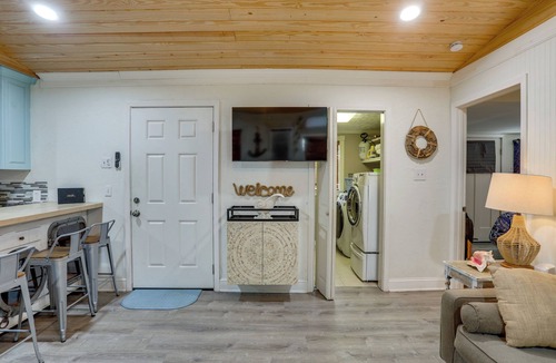 Grand Isle House | 1 Mi to Festivals! Grand Isle Getaway w/Deck