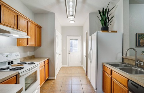 Weatherford House | 1 Mi to Historic Dtwn Weatherford: Home w/Yard