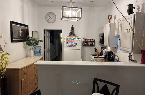 Hoffman Triangle House | 1 mile to DOWNTOWN