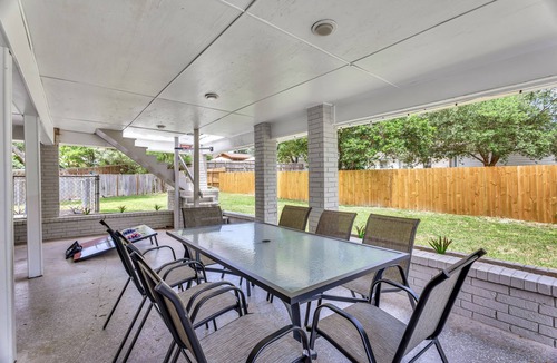 Leon Valley House | 10-15% Discount 5BR HotTub Private Yard Near AFB & ThemeParks & Medical