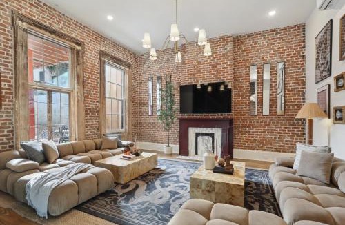 Arts/Warehouse District House | 10 bed & 10 bath Luxury CBD Villa - Private Pool
