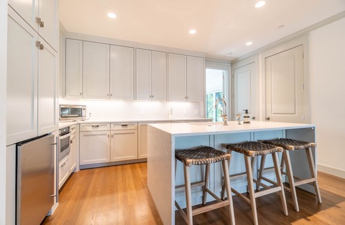 Kessler House | 1019 Bishop Arts Townhouse: Sleeps Up to 8 People!