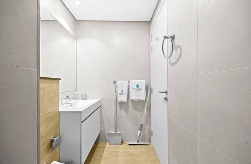 Madinat Zayed Apartment | 106 Bloomfields Executive STU Gate Masdr