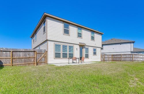 La Marque House | 11 Mi to Beach: La Marque Home w/Patio!