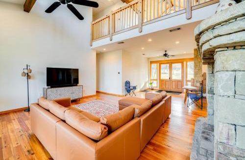 Little Elm House | 11 Mi to Downtown Denton: Spacious Ranch Retreat